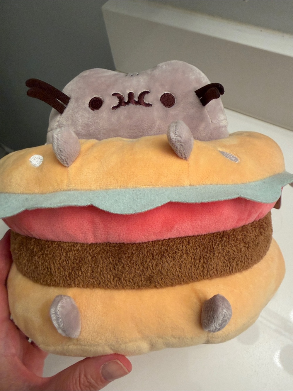 Pusheen IT’SUGAR Exclusive Hamburger Plush 7.5" tall NWT